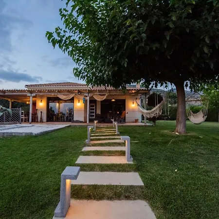 Luxury House In A Farm Villa *
